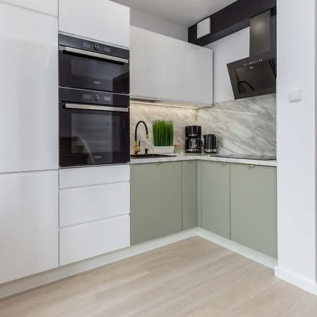 Cozy With Parking & Terrace By Renters Apartament *