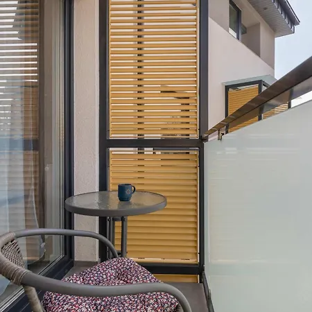Cozy With Parking & Terrace By Renters *