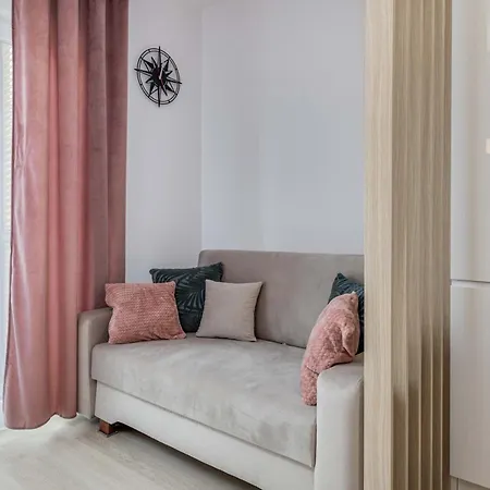 Cozy With Parking & Terrace By Renters Swinoujscie