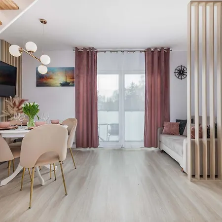 Cozy With Parking & Terrace By Renters Apartament *