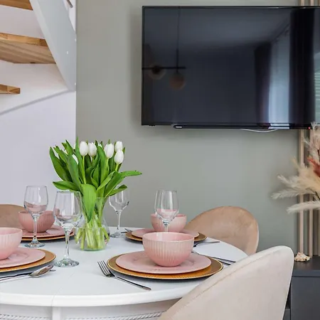 Apartament Cozy With Parking & Terrace By Renters *
