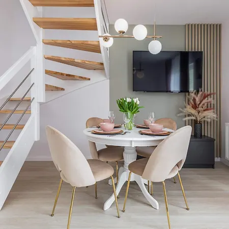 Cozy With Parking & Terrace By Renters Apartment Swinoujscie
